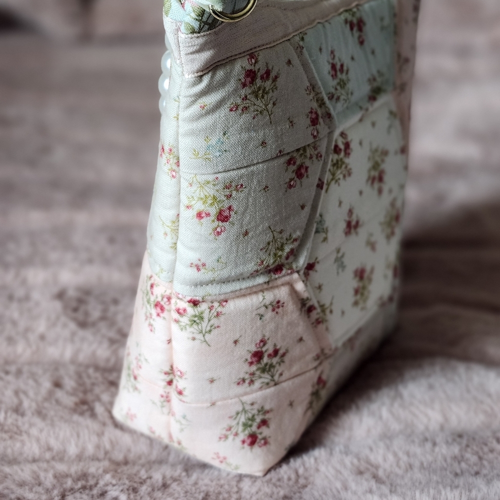 Floral Patchwork Women's Bag with Pearl Strap - Picture 4 of 7